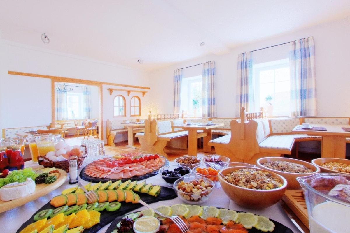 Klozbuecher - Das Landhotel Елльванґен Екстер'єр фото